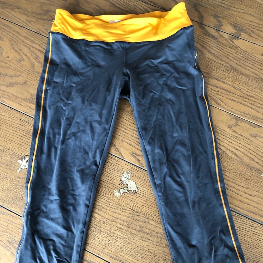 Forever 21 Capri Leggings